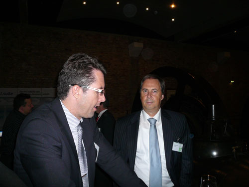 Dr. Zoller (CEO Continental) + Achim Becker (Vorstand, init) Dr. Zoller (CEO Continental) + Achim Becker (Vorstand, init)