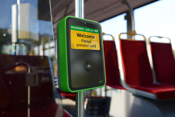 INITs neuestes Fahrgast Terminal PROXmobil3 unterstützt auch ID-basiertes Ticketing.